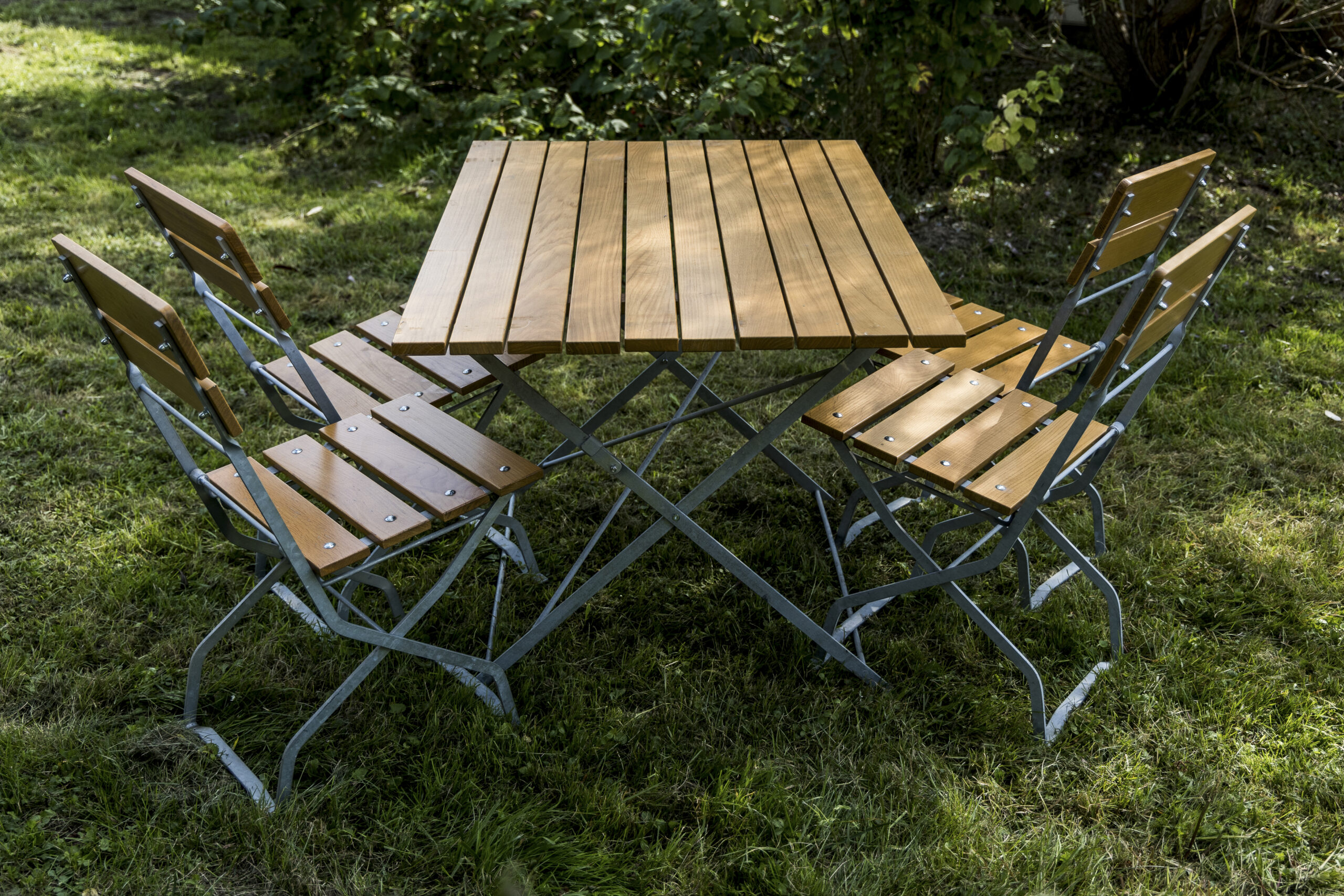Klappstühle mit Tisch